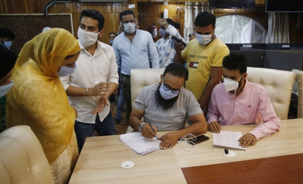  Индия се превръща в новия епицентър на коронавируса в света 