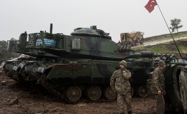 Анкара премества танкове до гръцката граница на фона на напрежението