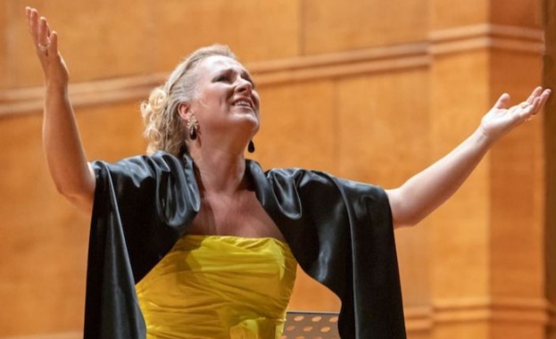 Тази вечер от 19 часа в зала България ще се