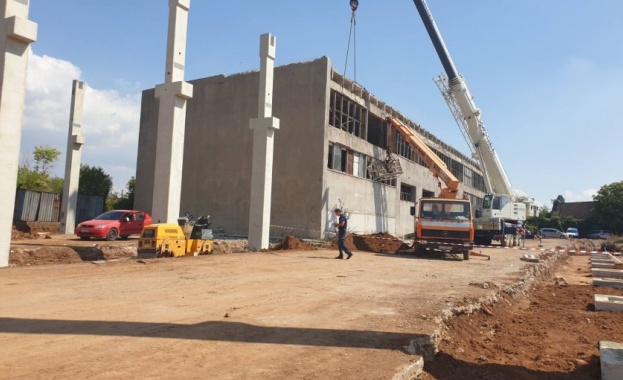 Двама работници загинаха при инцидент на строителен обект край кв