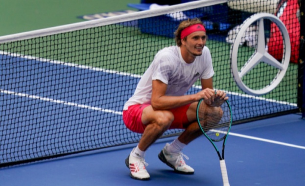 Защитаващият титлата си Александър Зверев Германия и Стефанос Циципас Гърция