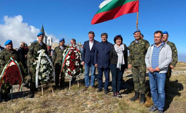 Караянчева почете паметта на загиналите български воини на Каймакчалан