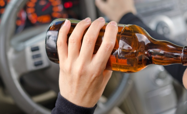 Симулационни очила показват на кандидат-шофьорите какво е да седнеш зад волана под въздействието на алкохол или канабис