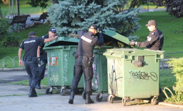 Камъни ножове и прашки откри полицията при проверки на зелените