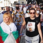 Мая Манолова: Алтернативата е на площада