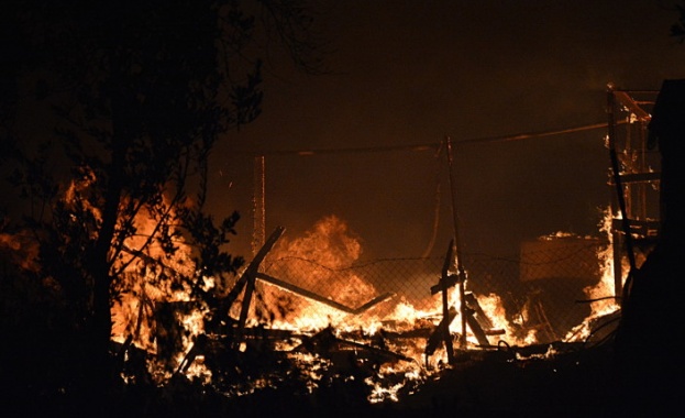 Тази нощ е избухнал нов пожар в мигрантския лагер Мория