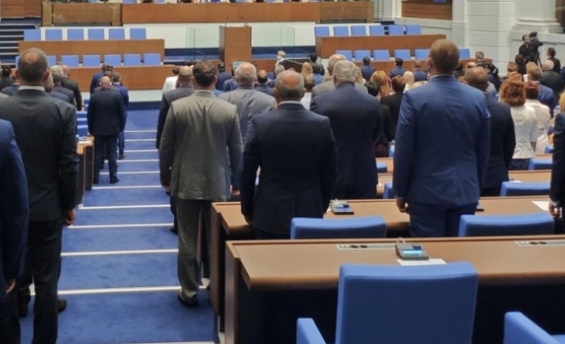 Потвърдена е допълнителна финансова подкрепа за медицинските специалисти Депутатите приеха