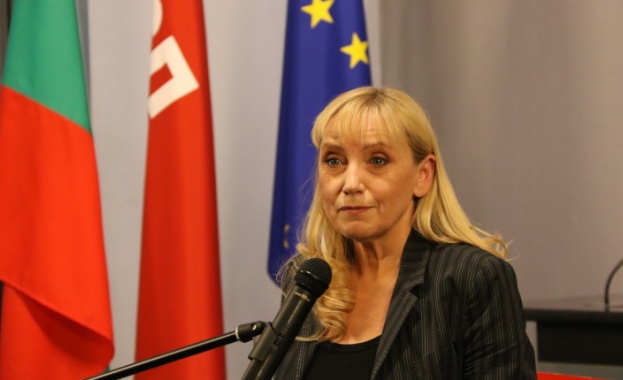 Елена Йончева: Проблемите в прокуратурата са по-големи от оставката на Гешев