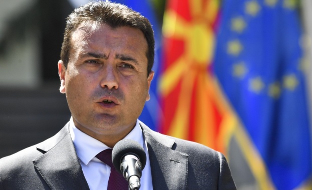 Премиерът на Република Северна Македония Зоран Заев придружаван от министъра