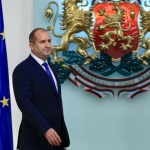 Новият генерал на народа си няма армия за победа 