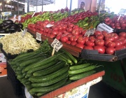 Цените на повечето плодове и зеленчуци на едро в страната спадат