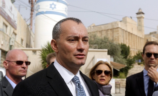 В рамките само на месец две арабски държави от Персийския