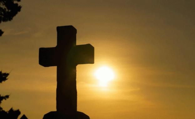 Днес православните християни почитат празника Въздвижение на Светия Кръст Господен