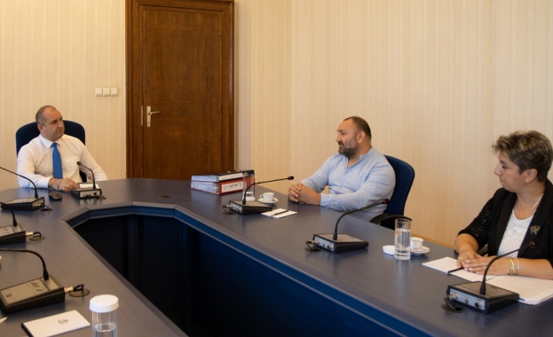 Румен Радев: Не трябва да се допуска водоснабдяването да се превърне в системен проблем на България Румен Радев: Не трябва да се допуска водоснабдяването да се превърне в системен проблем на България