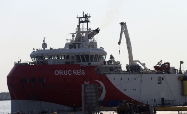 В резолюция приета с голямо мнозинство евродепутатите призоваха Турция незабавно