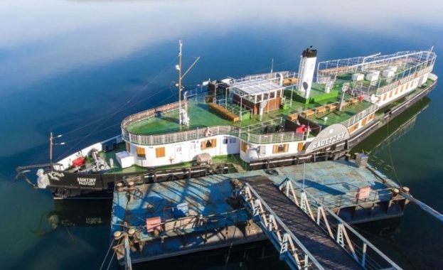 В петък откриват обновения параход Радецки Ремонтът на парахода е