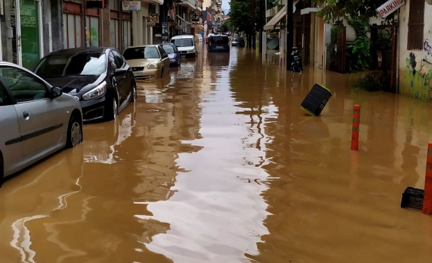Най малко 8 души станаха жертва на урагана Грейс който връхлетя