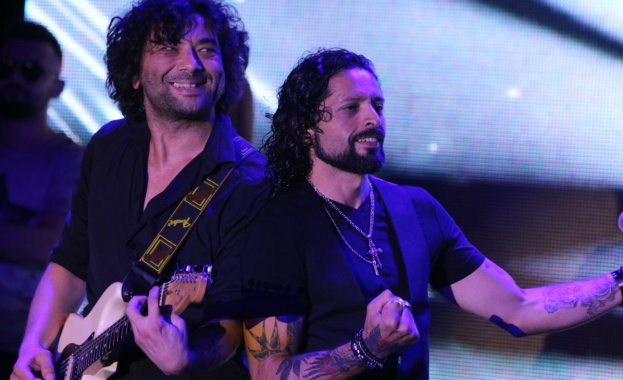 Послание за приятелство надежда и щастие без маски отправиха от