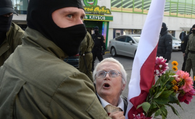 Седемдесет и тригодишна прабаба е едно от известните лица на