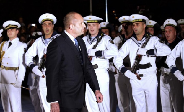 Вечна памет на достойните и смелите които възвърнаха надеждата и