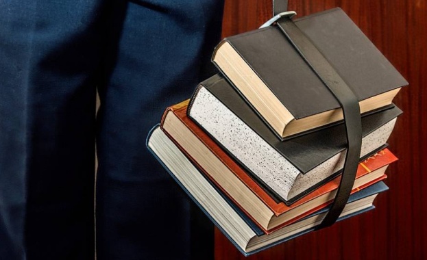 Над 5000 български студенти започват образованието си в чужбина тази