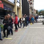 Опашка от чакащи пред Агенцията по вписванията 