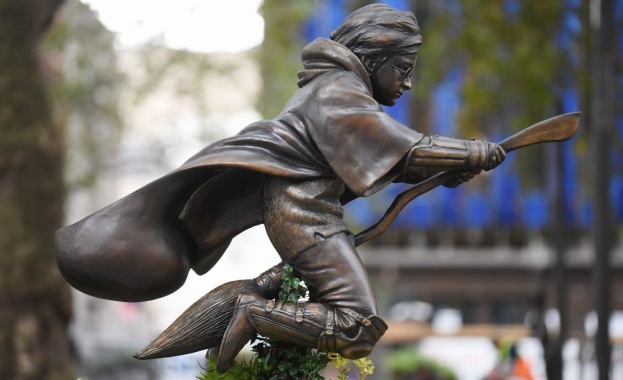 Паметник на магьосника Хари Потър от книгите на британската писателка