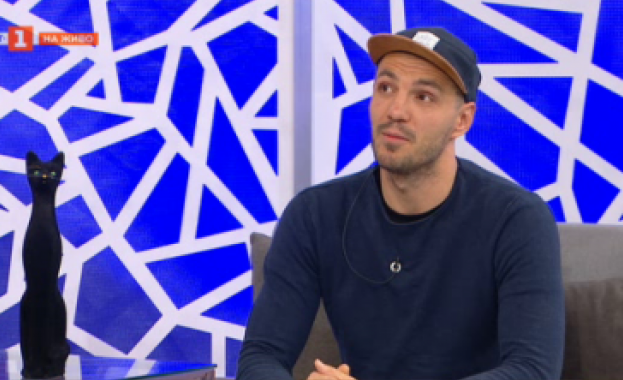 Любомир Жечев е работил като общ работник бил е баскетболист