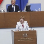 Светла Бъчварова: Близо 7 000 000 декара земеделска земя е засегната от сушата