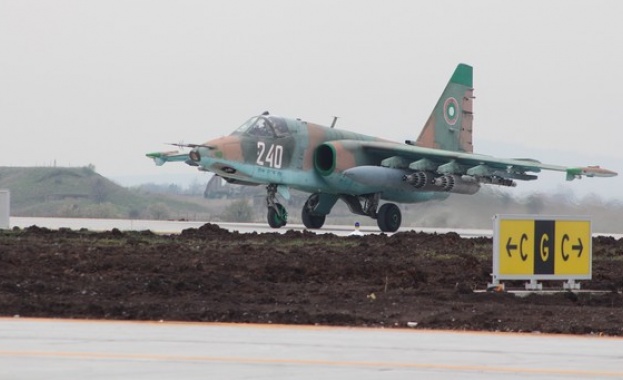 69 години от своето създаване отбелязва днес авиобаза Безмер В