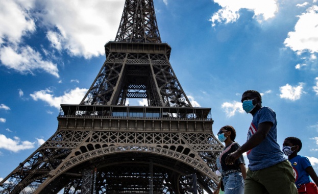 Втората вълна на коронавируса в Европа принуди Париж да затвори