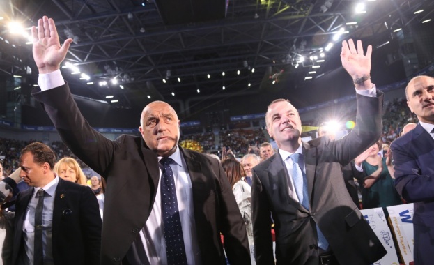 Групaтa нa Eврoпeйcкaтa нaрoднa пaртия нямa дa пoдкрeпи глacувaнaтa днec