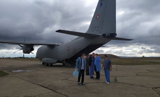 Военният самолет Спартан кацна на летище Безмер за да транспортира