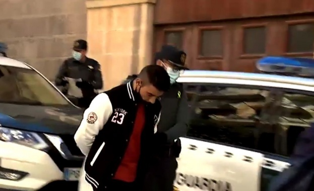 Четирима българи са оставени за постоянно в ареста във Валенсия