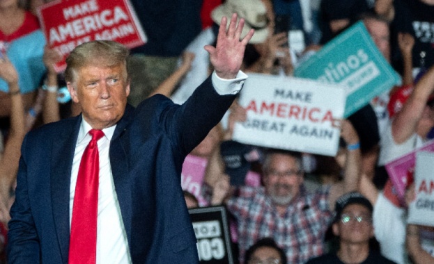 Американският президент Доналд Тръмп възобнови своята предизборна кампания В Санфорд