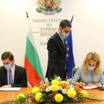 България и Албания ще работят за възстановяване на директните полети София-Тирана