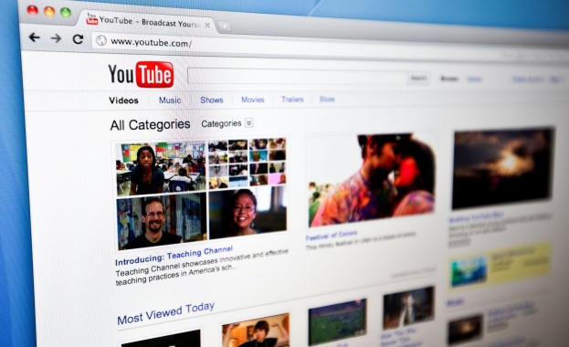 Видеоплатформата YouTube обяви че забранява съдържание свързано с конспиративни теории
