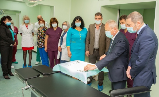 Болницата получи нова хидравлична операционна маса и хистероскопски комплект за