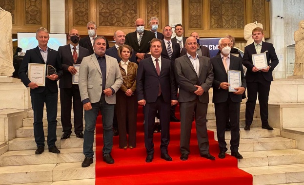 Доц д р Александър Оскар е носителят на голямата награда Лекар