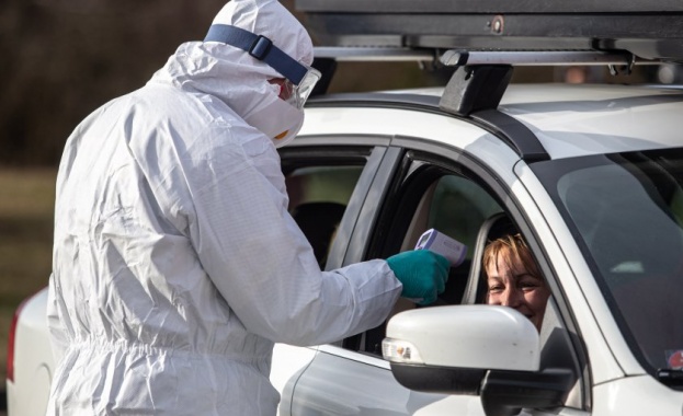 Правителството на Словакия съгласува план според който всички лица над