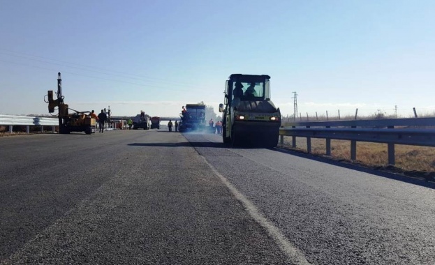 Напредва ремонтът на първите 12 км от автомагистрала „Тракия в