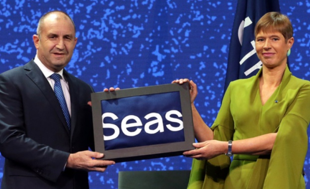 Официалното посещение на президента Румен Радев в Естония продължава днес