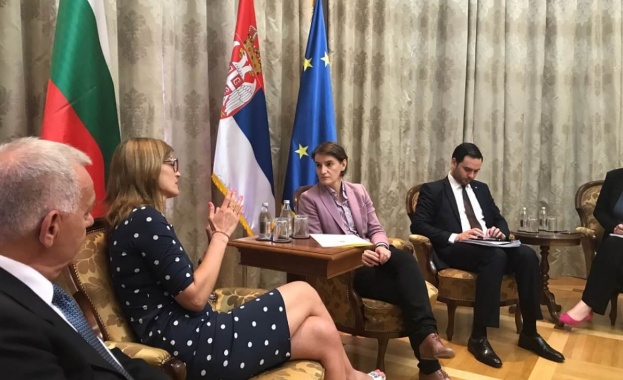 Външният министър Екатерина Захариева също се среща с чуждестранни лица