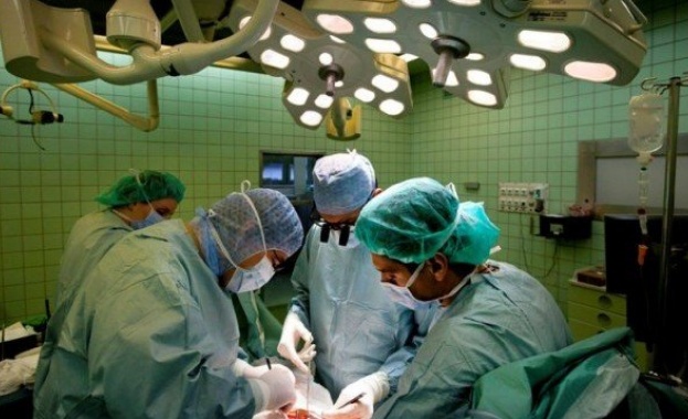Направени са две операции органите редовно отделят урина и филтрират