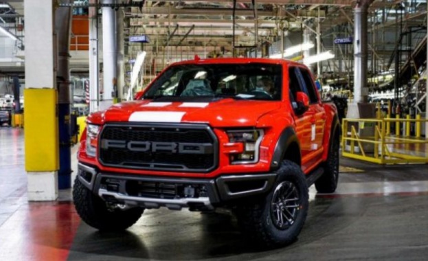 Ford счита хората за незаменими при производството на автомобила