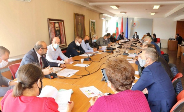 Всички разходи за кризата касаещи здравето на хората да се