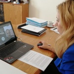 Марияна Николова проведе видеоконферентна връзка с ръководители на "ДЕР туристик"