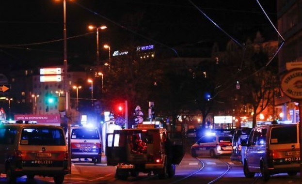  Австрийската полиция е арестувала двама души във връзка с терористичната атака във Виена