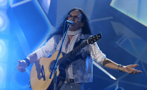  Почина легендарният Кен Хенсли от Uriah Heep