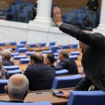 Отчет: През 2020 г. Народното събрание е приело 135 закона, 144 решения и две декларации
